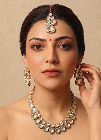 Elegant kundan necklace with traditional bridal design