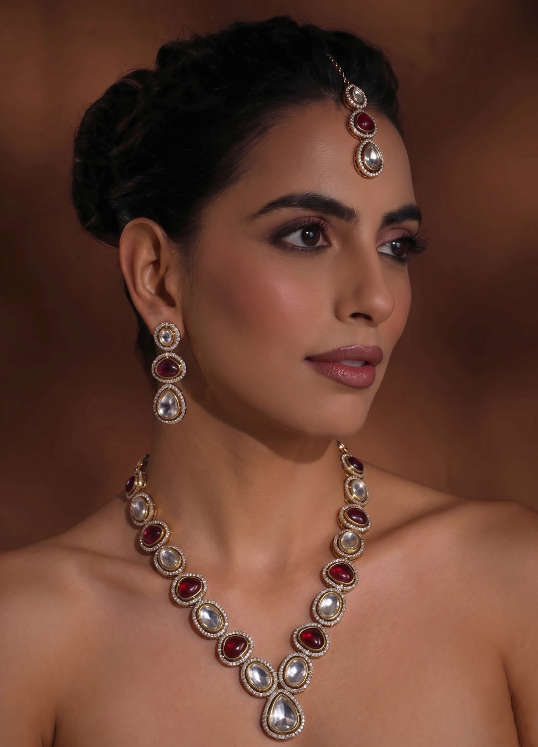 Red kundan bridal necklace with traditional design